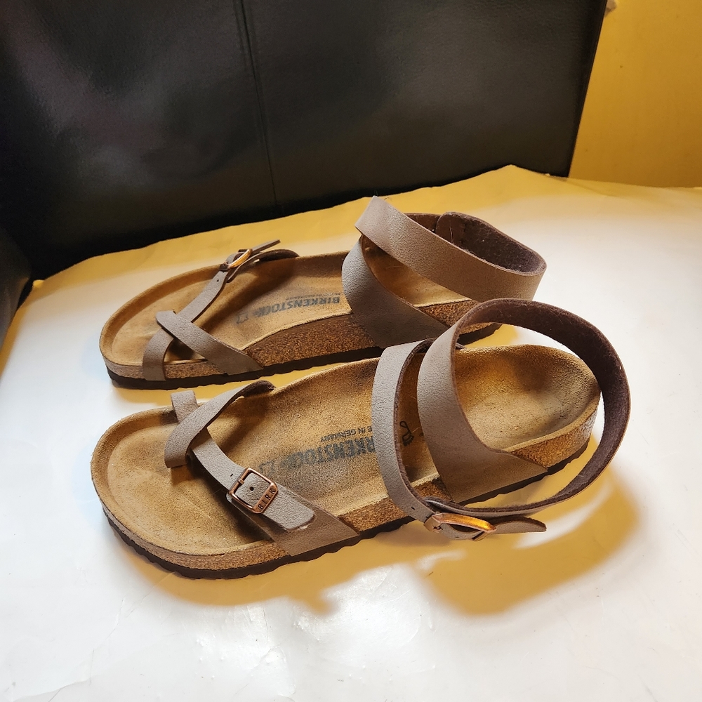 Birkenstock sandals size 11 in EUC - Picture 4 of 5